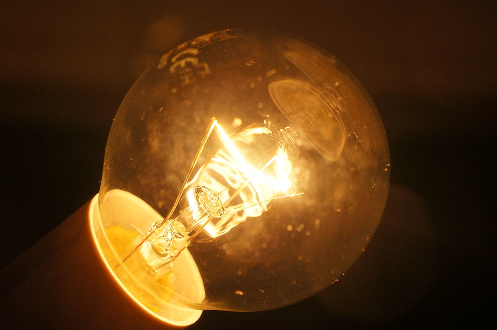 Tungsten filament incandescent