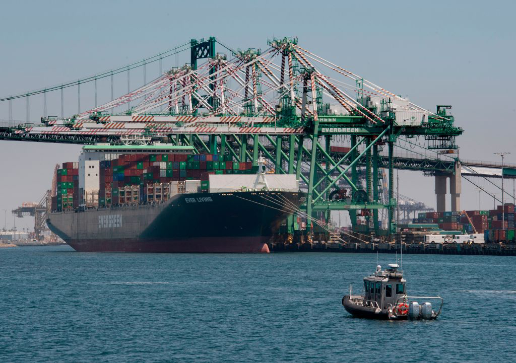 Container_Ships_GettyImages-1158940129.jpg