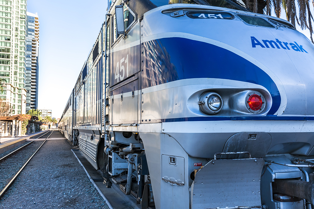 Amtrak Train Scott Jones Dreamstime 1025 61157309ee866
