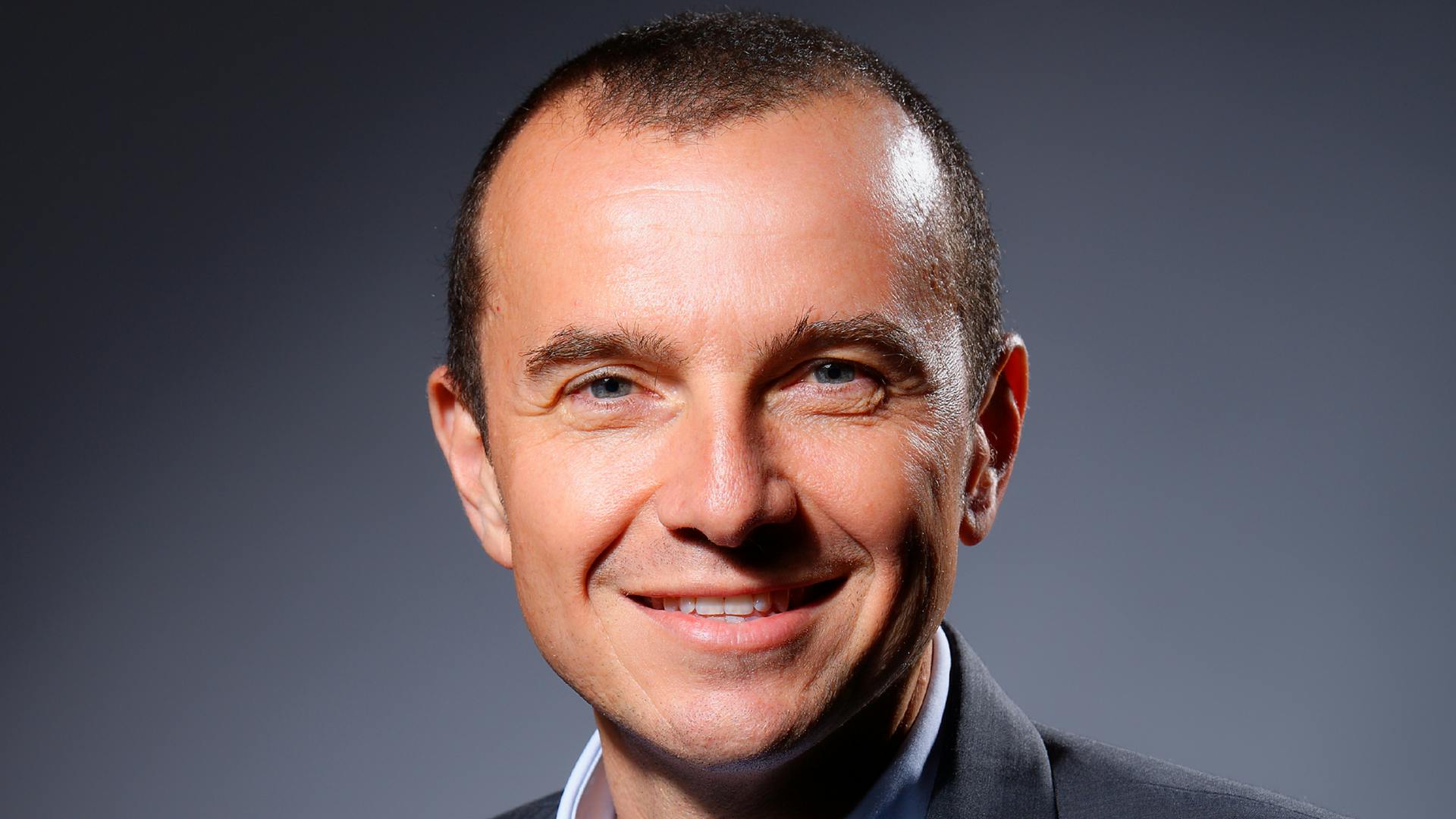 672d394e594dd2ce1c14faf2 Schneider Olivierblum1920