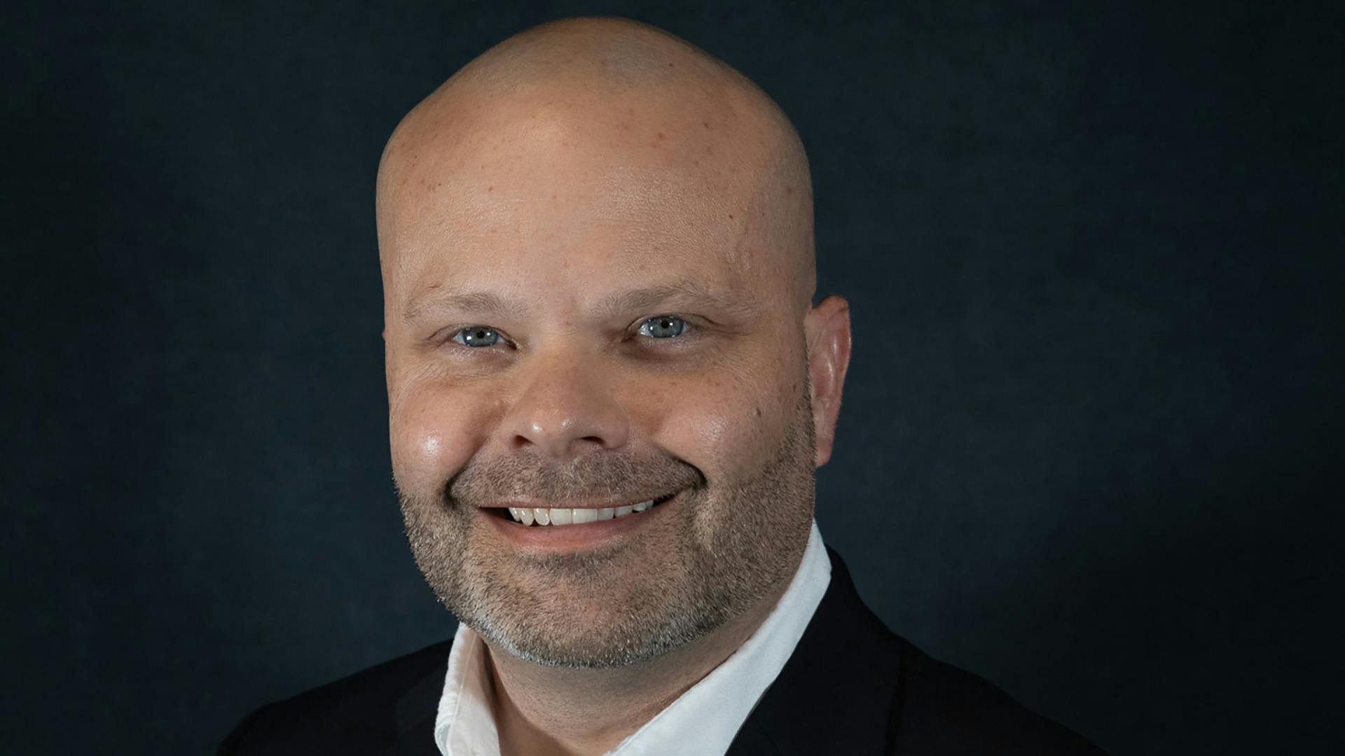 chrisbuelow_headshot_2026